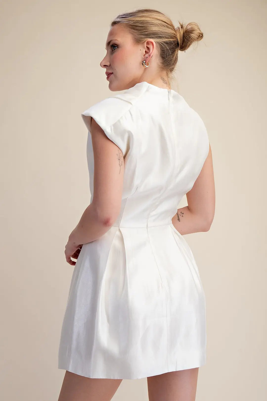 DRESS WHITE