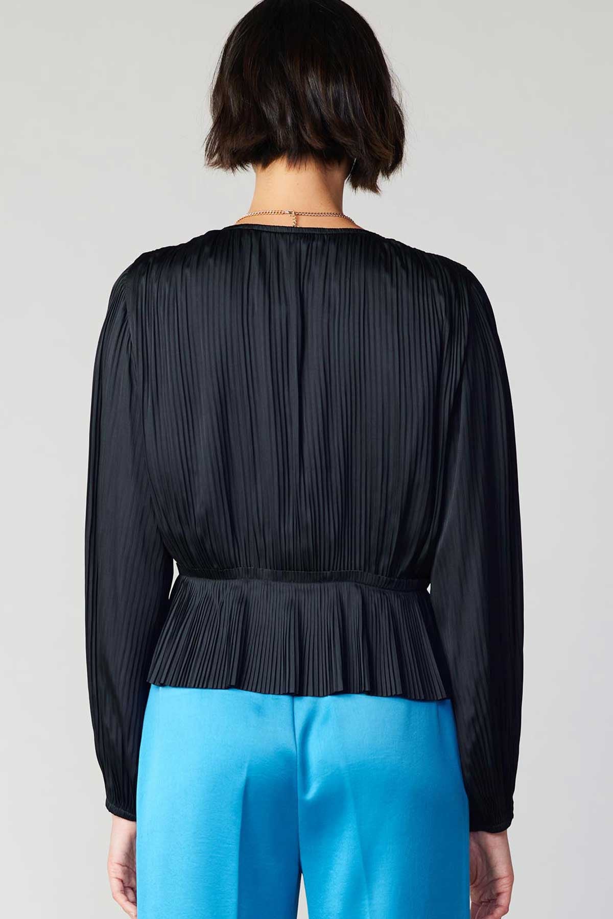TOP BLACK