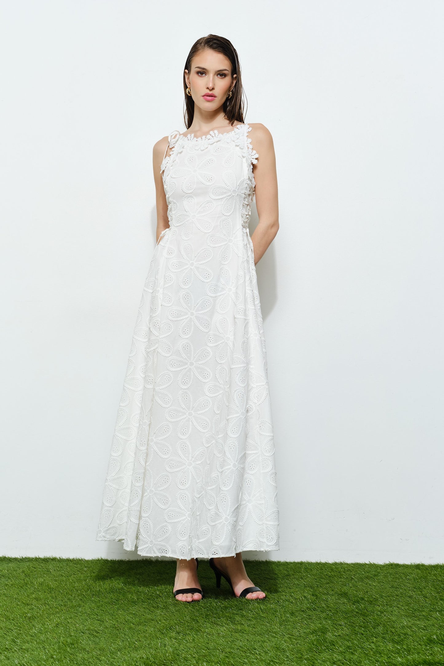 DRESS WHITE