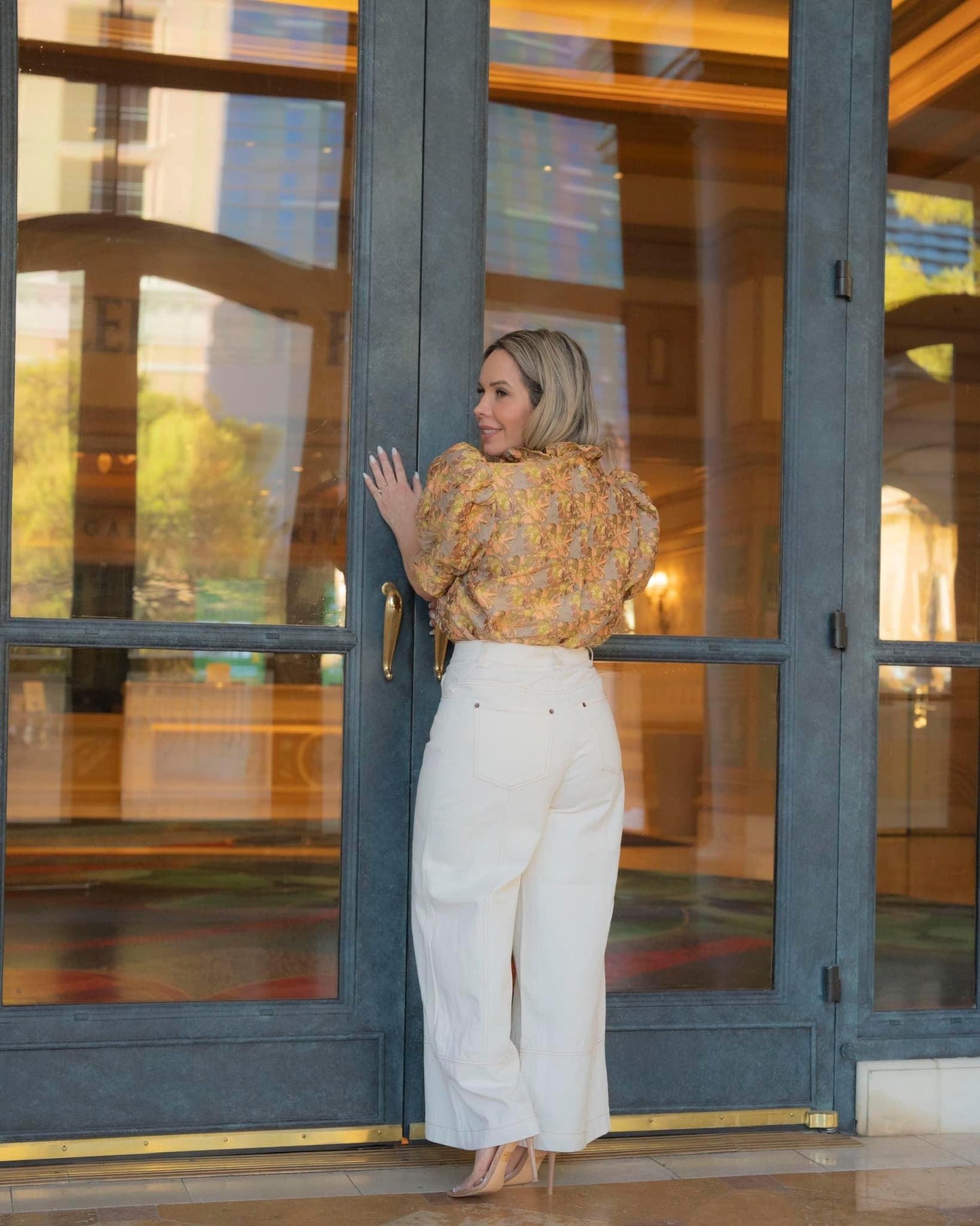 RUFFLE TOP MOCHA