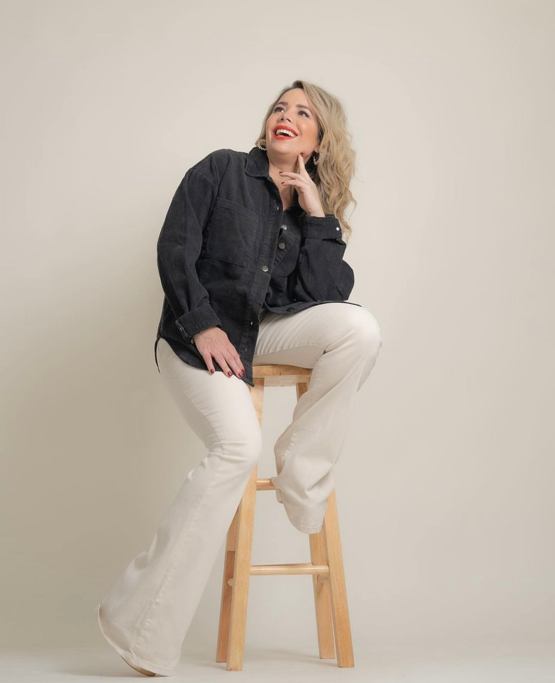 BLACK OVERSIZED CORDUROY SHIRT