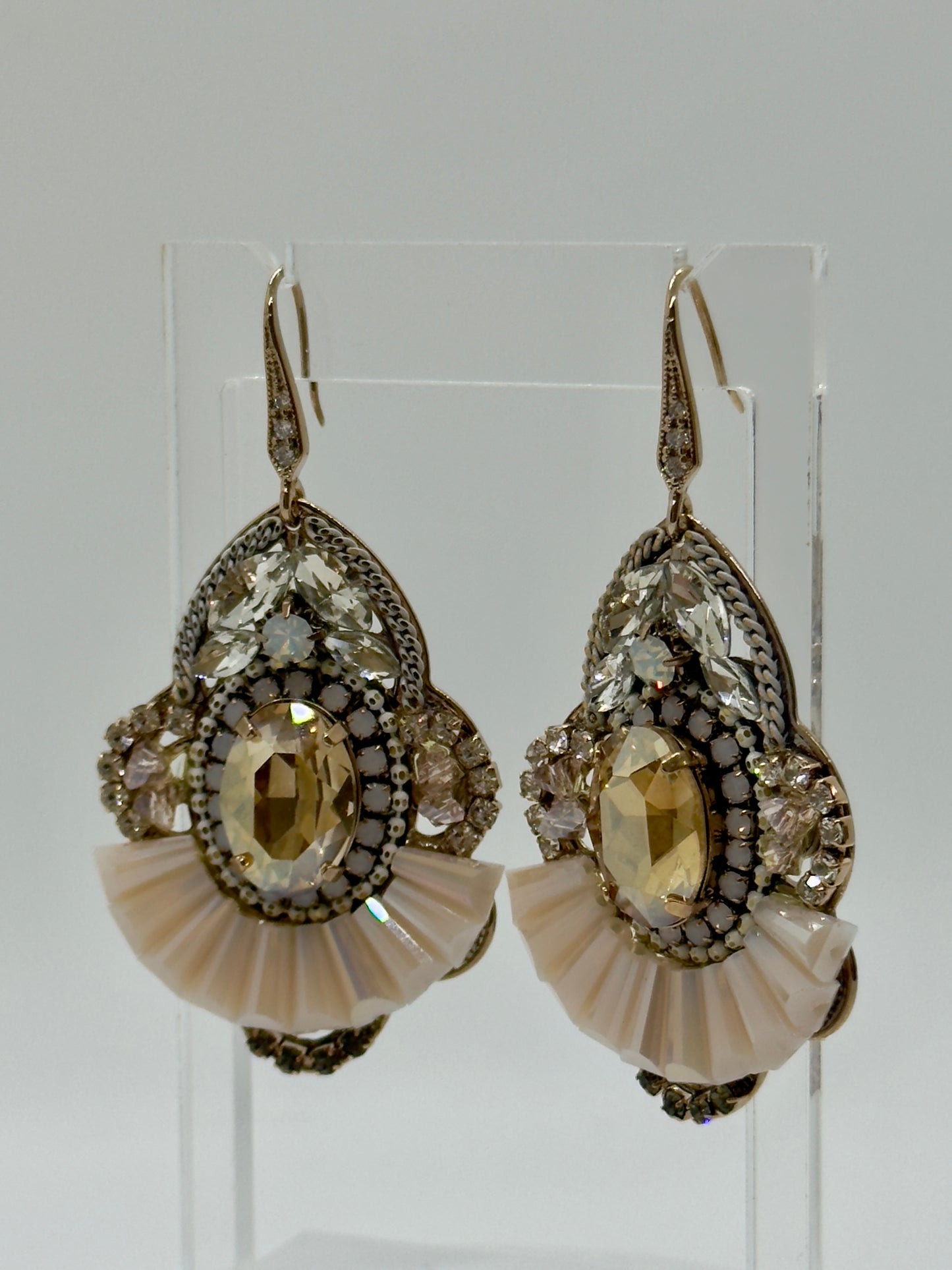 EARRING