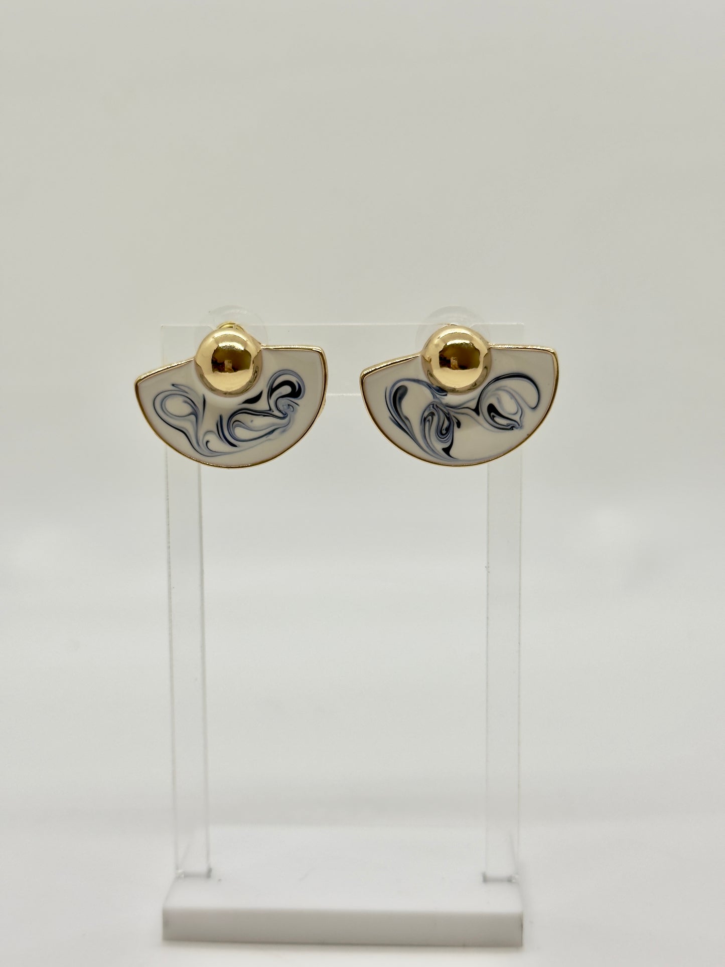 EARRING