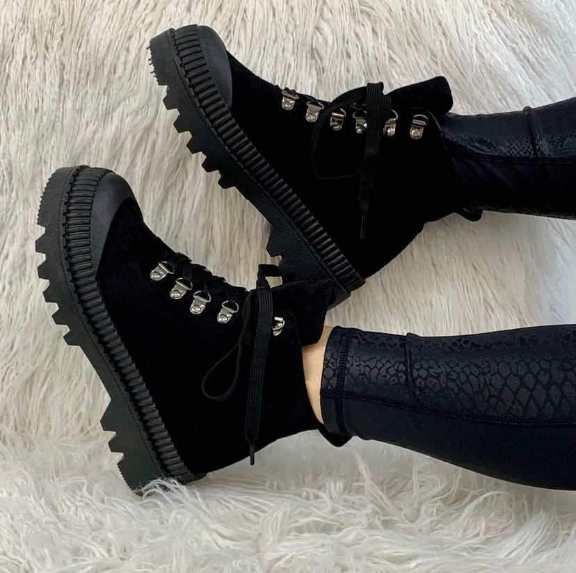 Black Boots