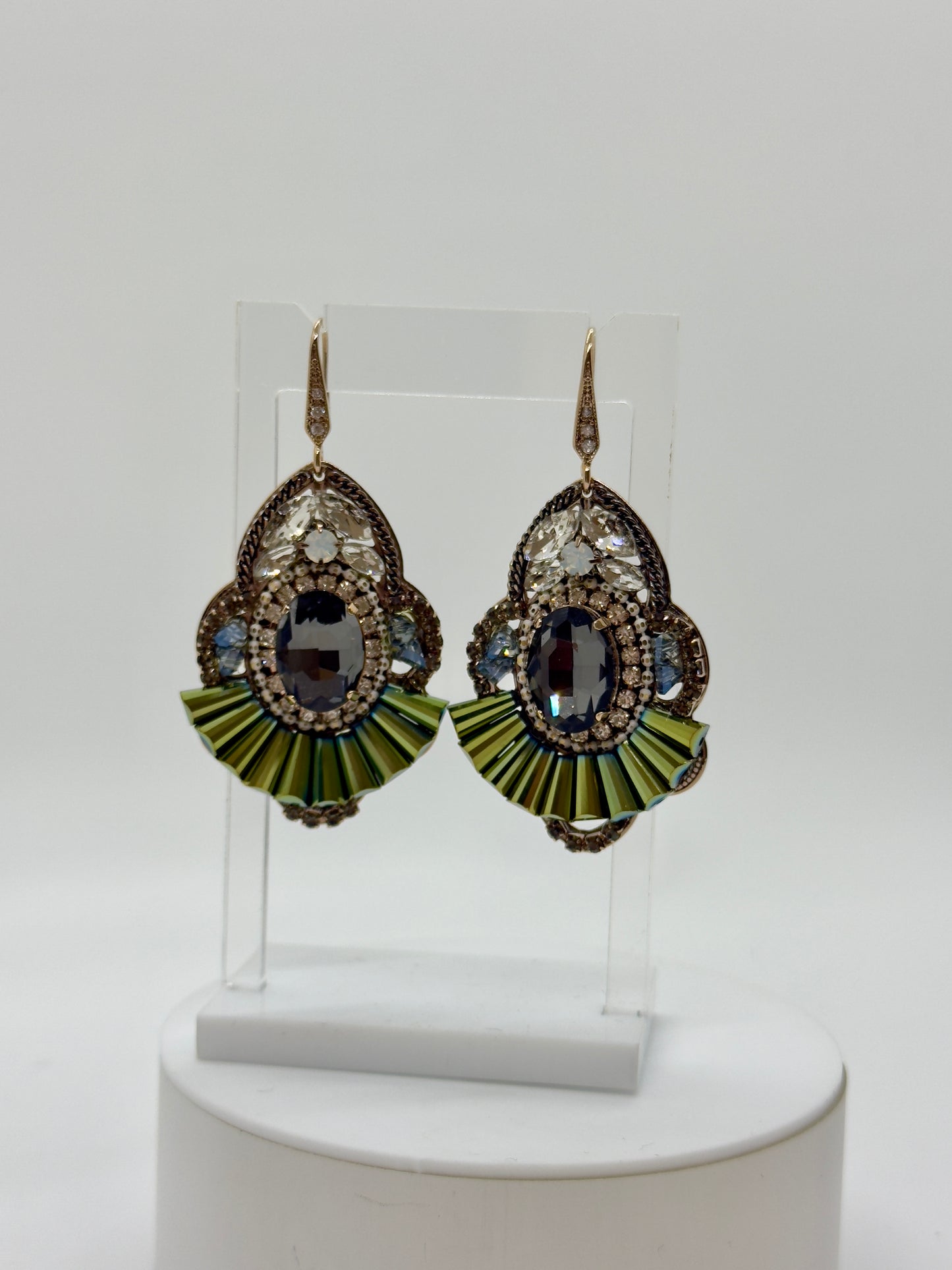 EARRING