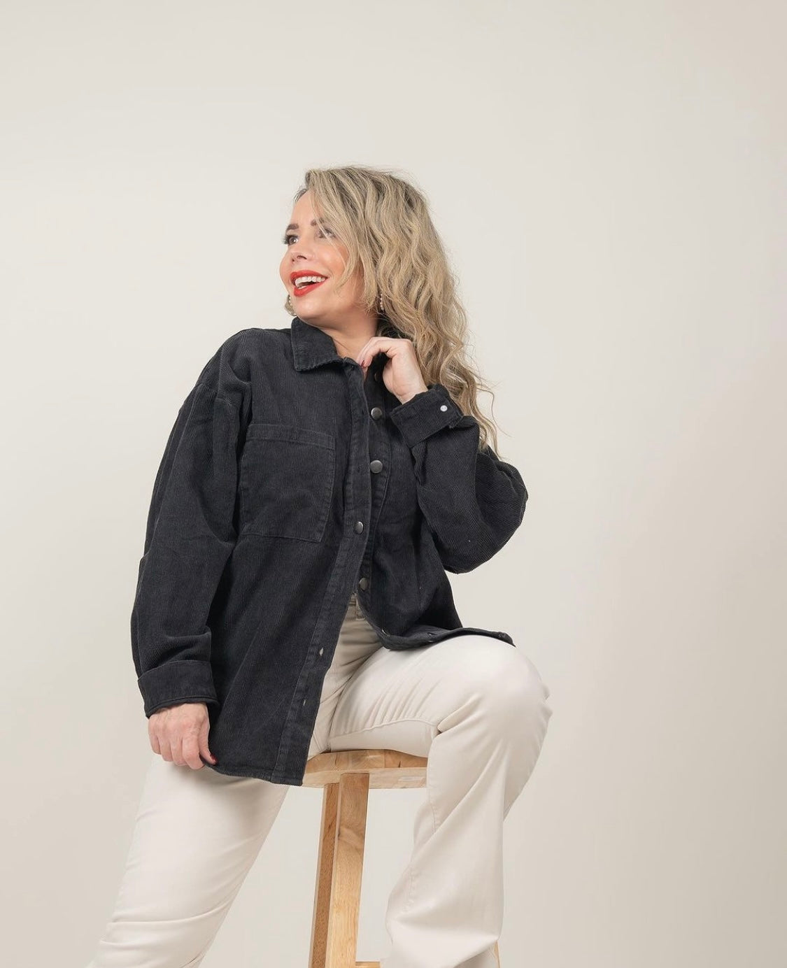 BLACK OVERSIZED CORDUROY SHIRT