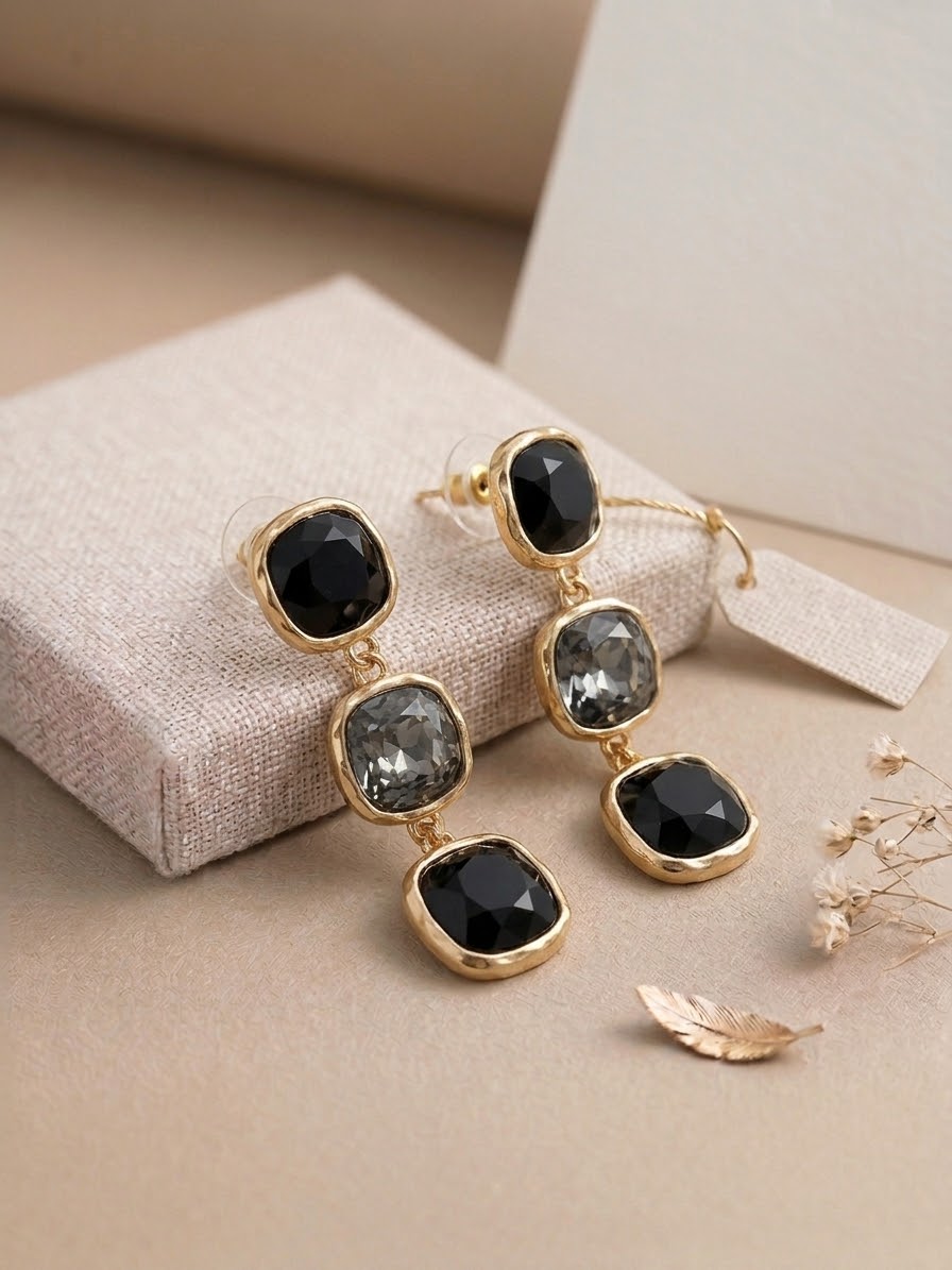 CRYSTAL EARRING BLACK