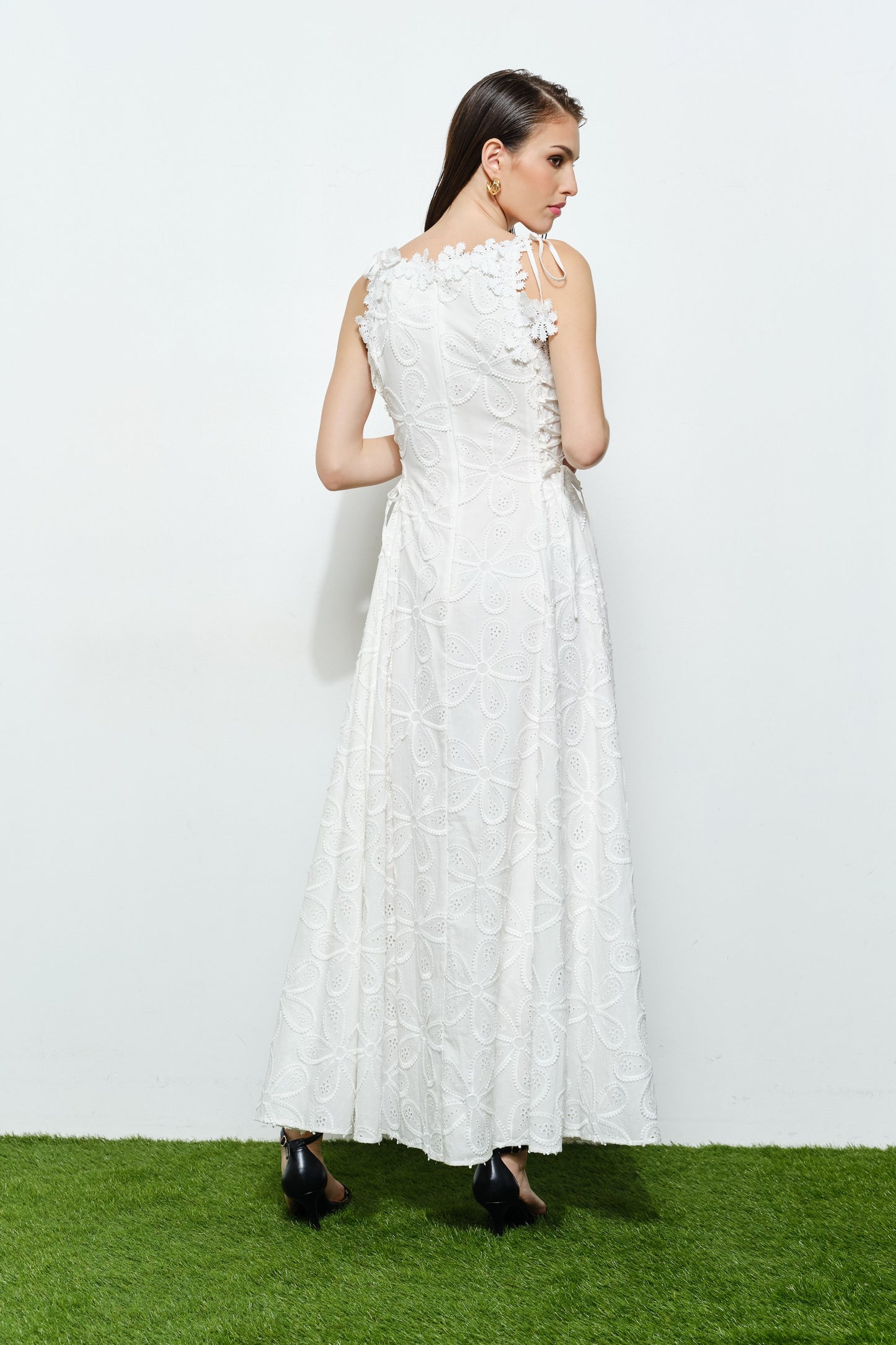 DRESS WHITE