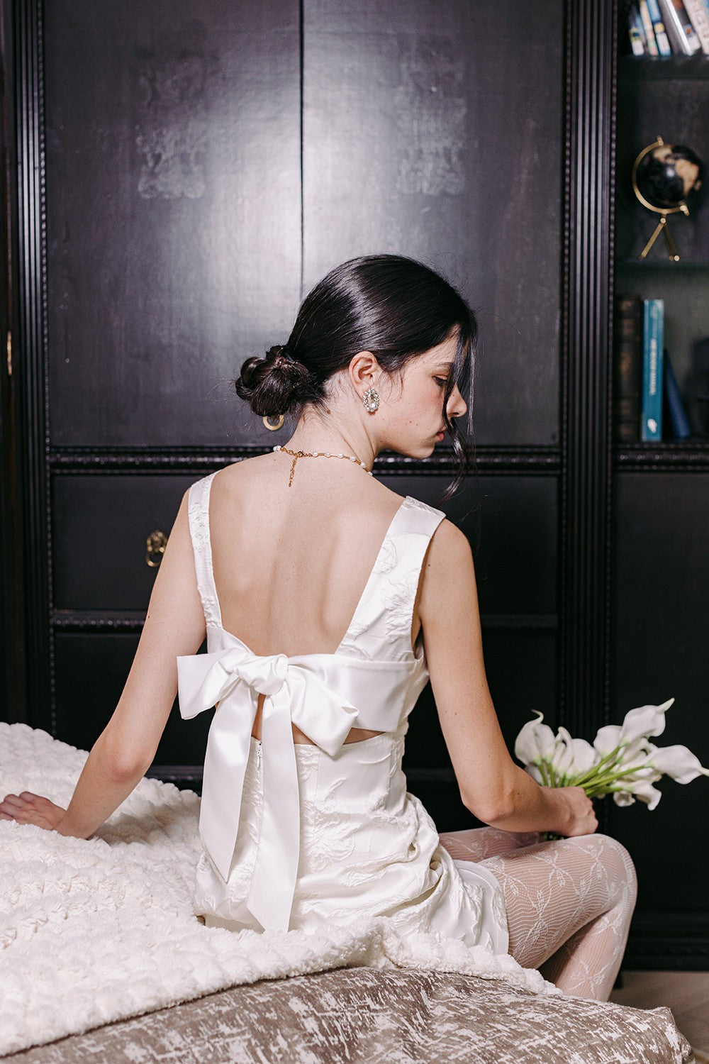 DRESS WHITE BOW