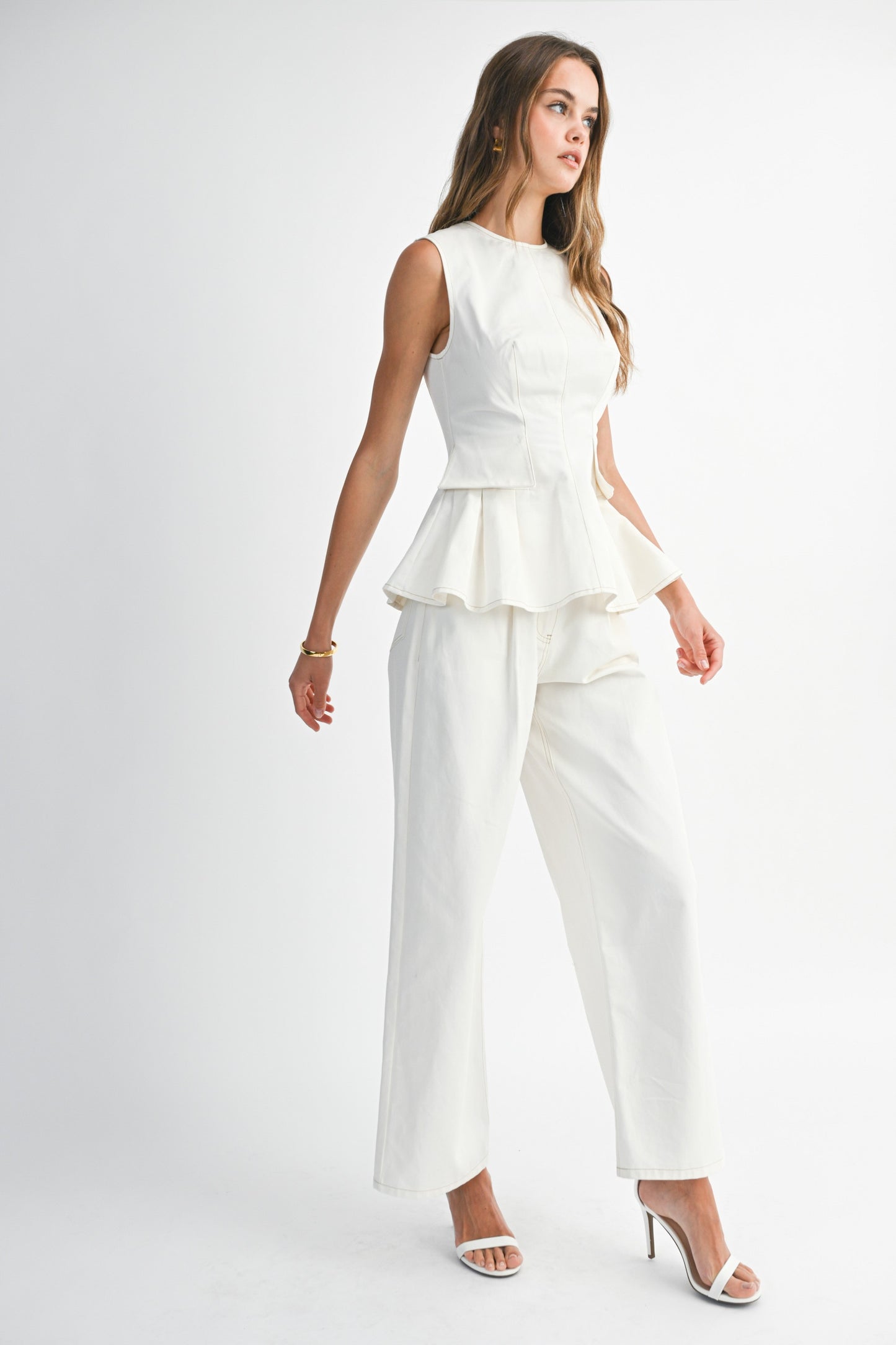 SET. PANTS & TOP OFF WHITE