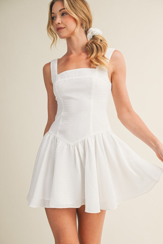 DRESS WHITE