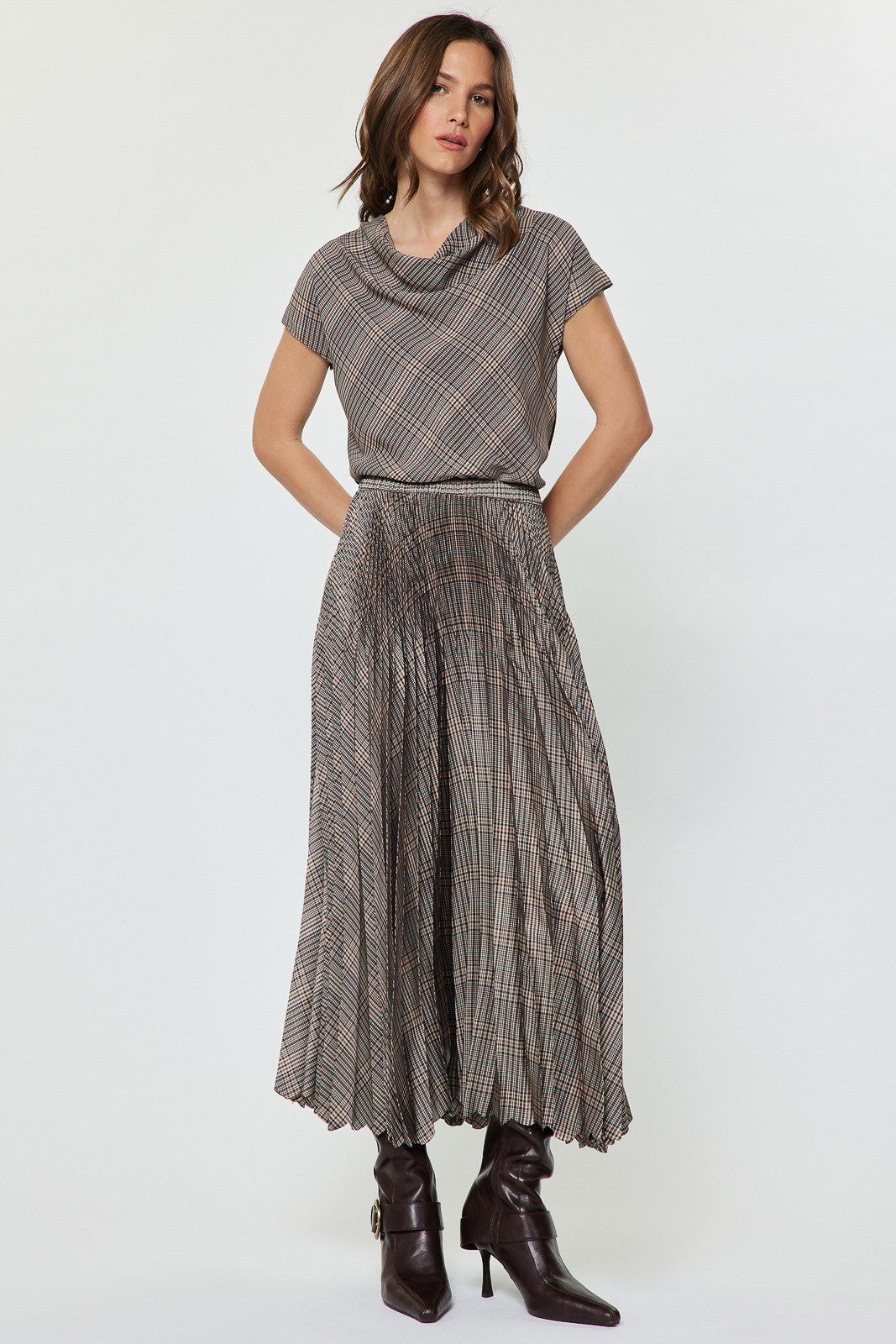 SET. TOP & SKIRT