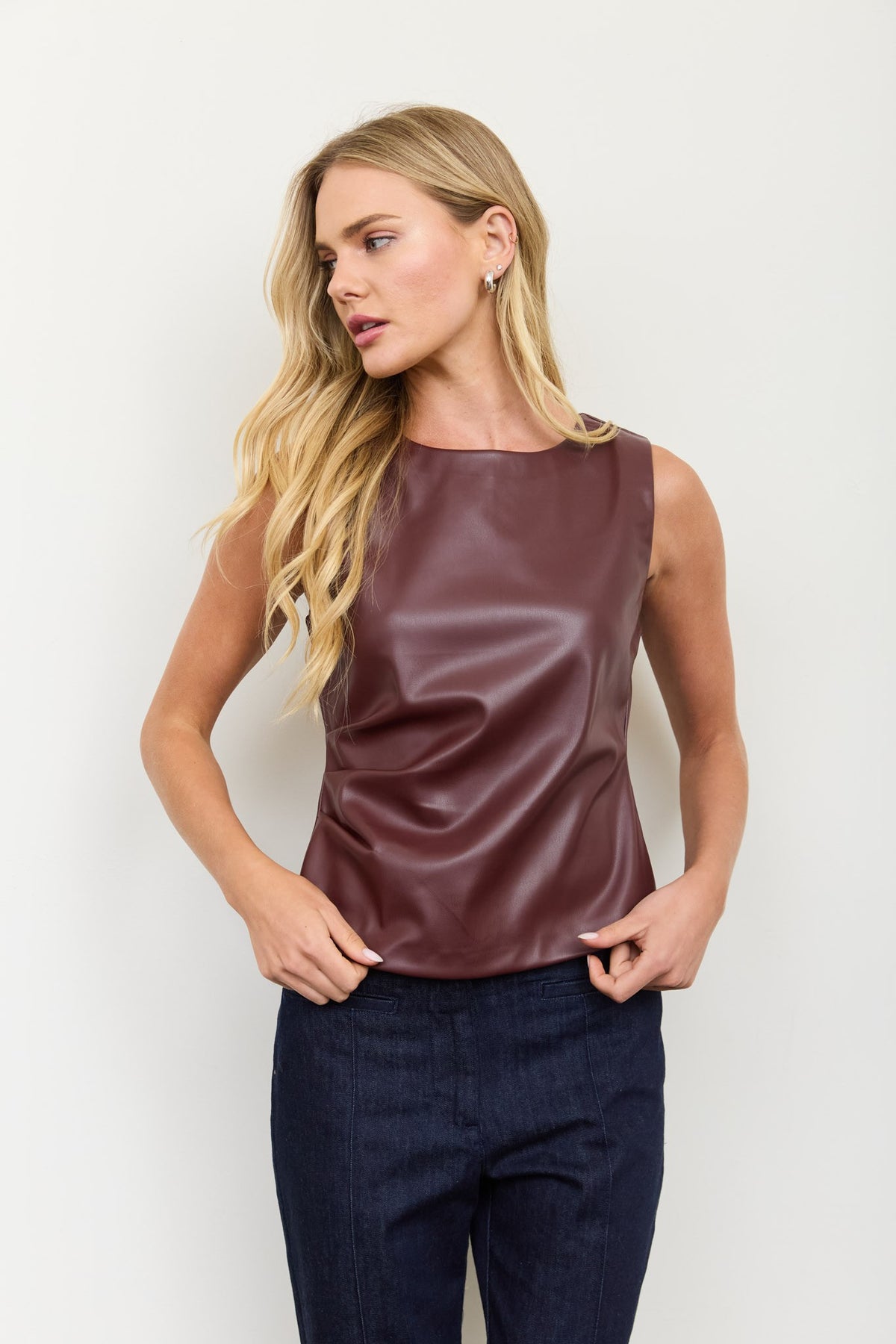 TOP FAUX LEATHER
