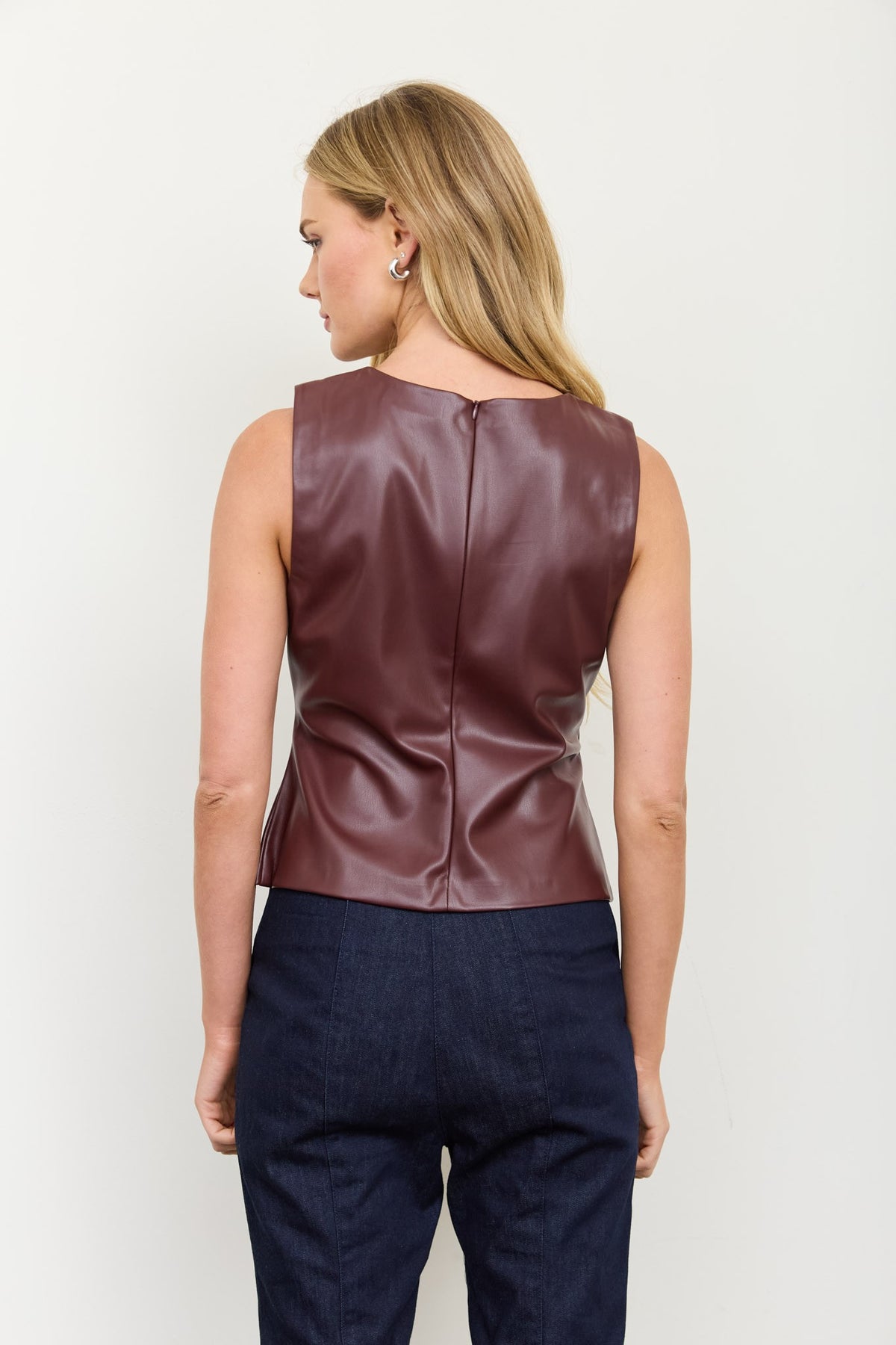 TOP FAUX LEATHER