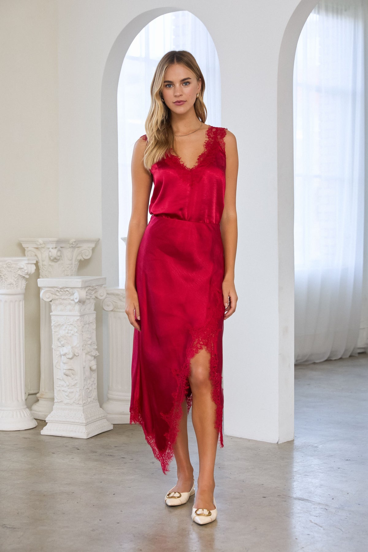 TOP RED LACE