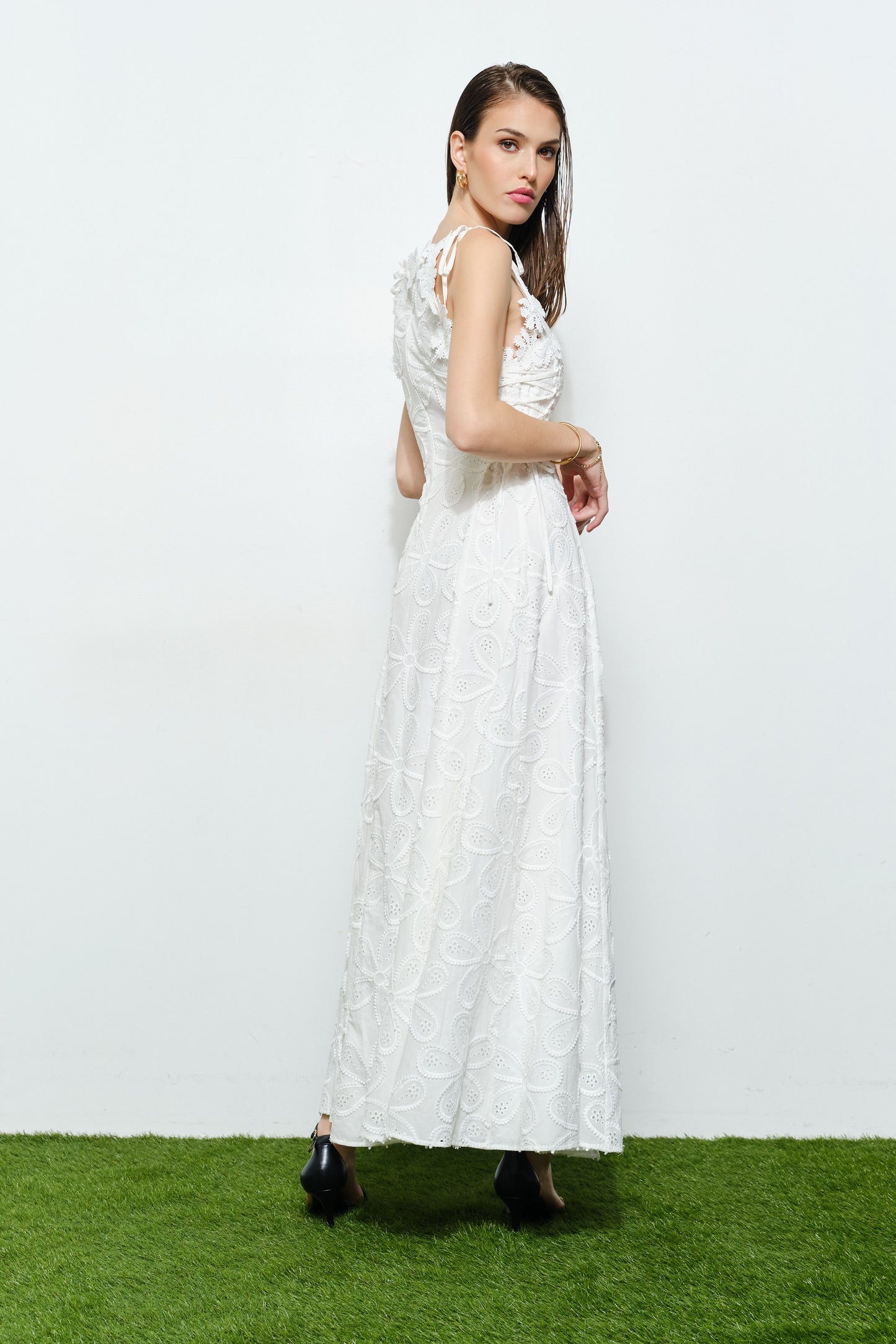 DRESS WHITE
