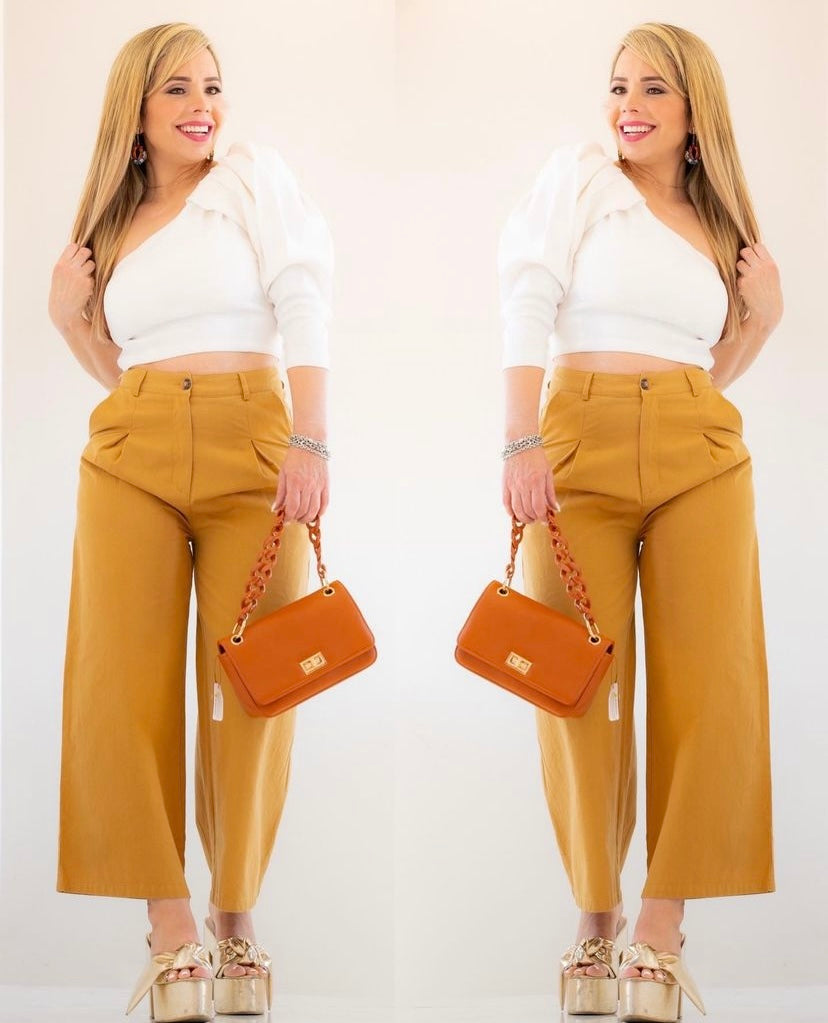 Wide legged pants