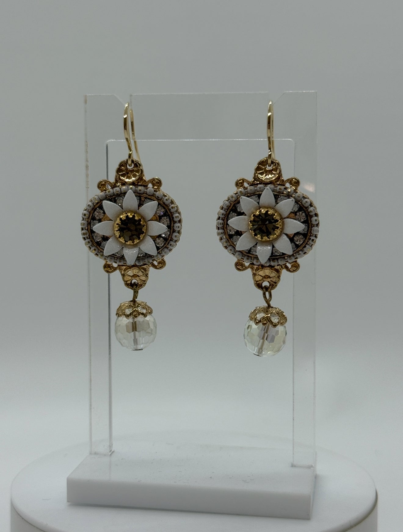 EARRING