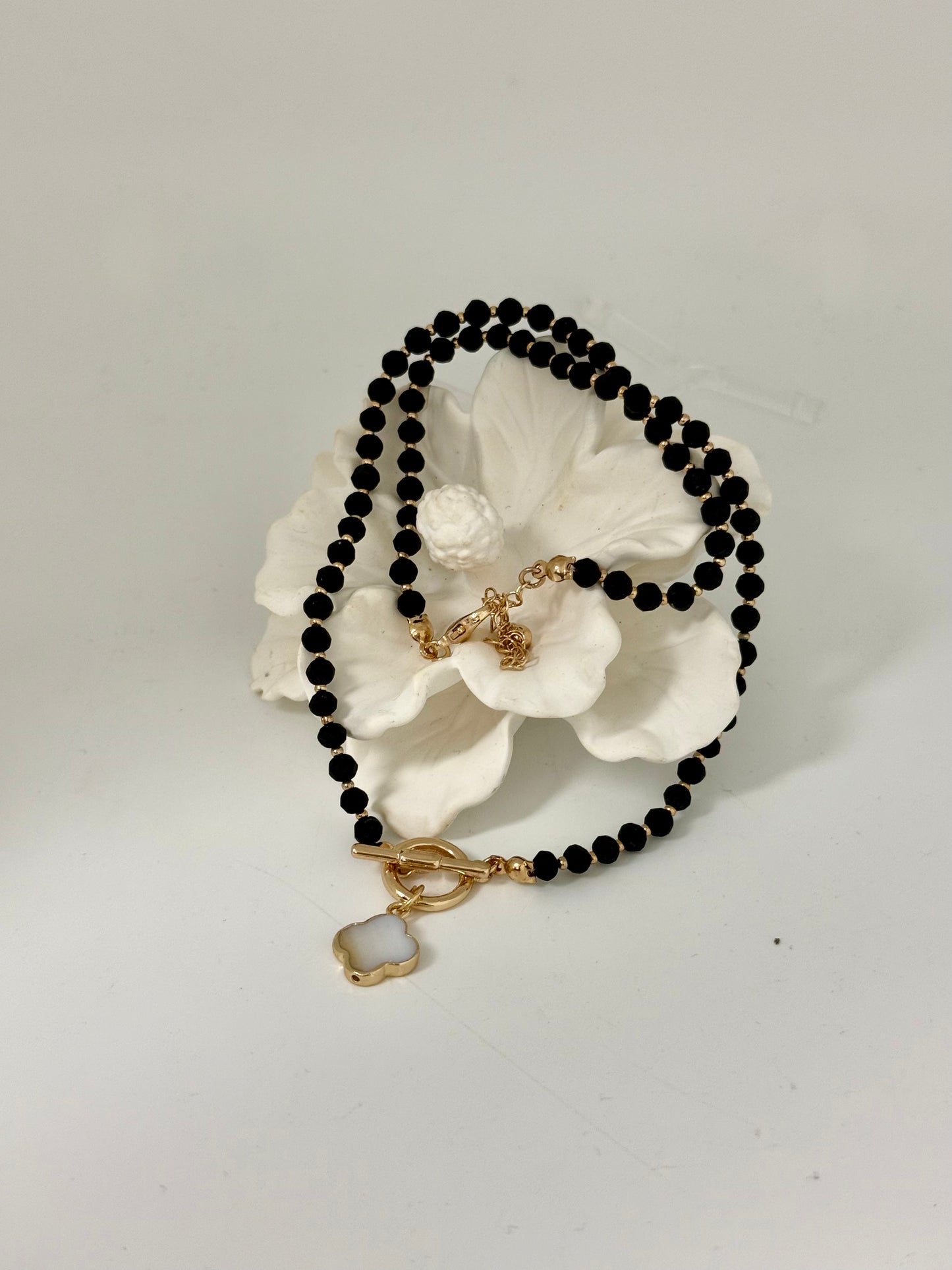 NECKLACE BLACK